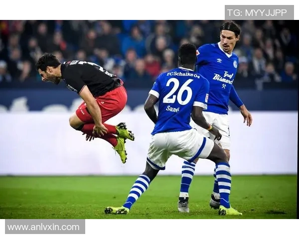 沙尔克04主场遭遇柏林赫塔逼平坚决守住主场优势